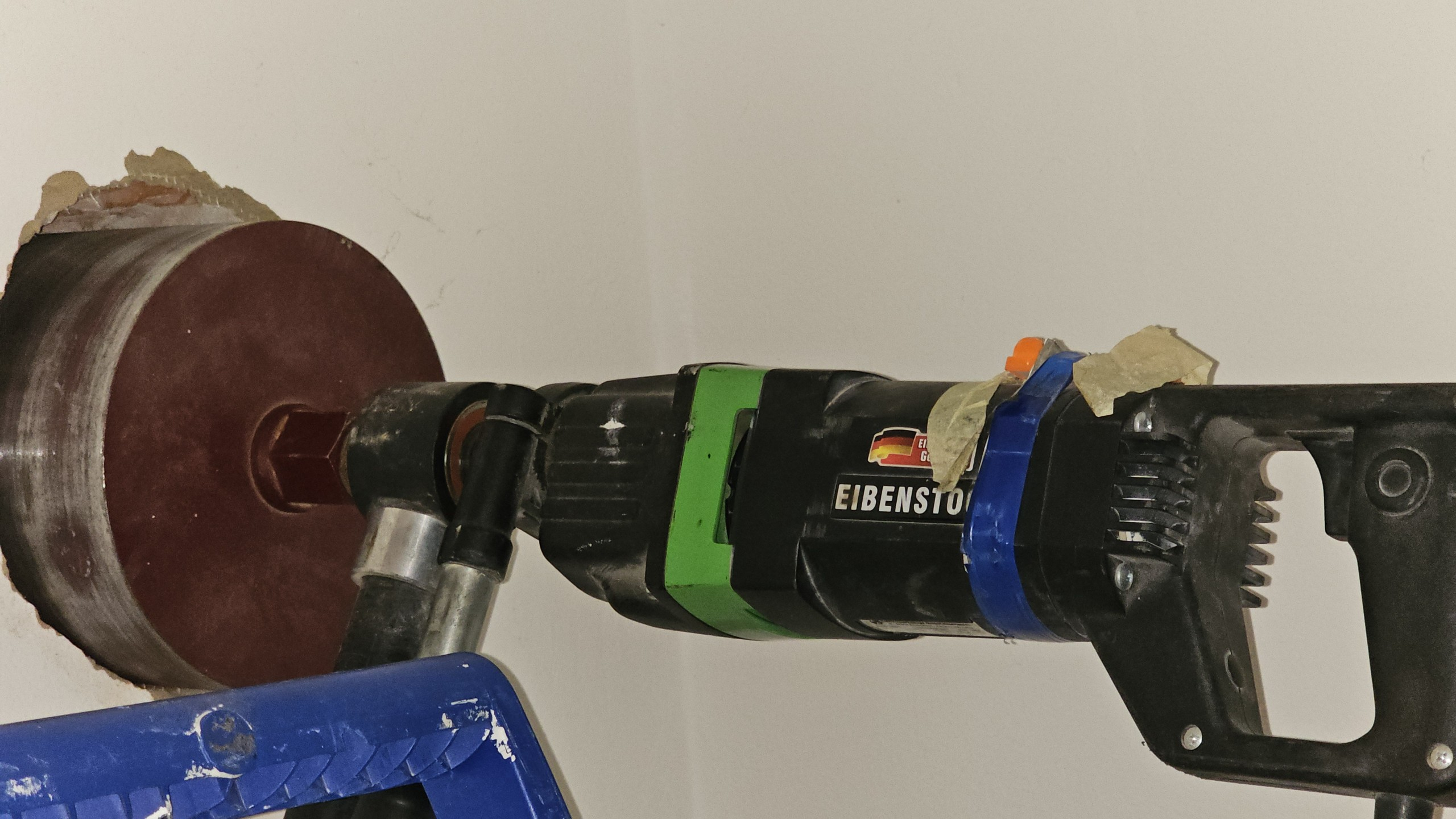 Schornsteinbau Kernbohrung Anfang