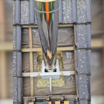 Edelstahl-Kaminrohr von außen, unverkleidet